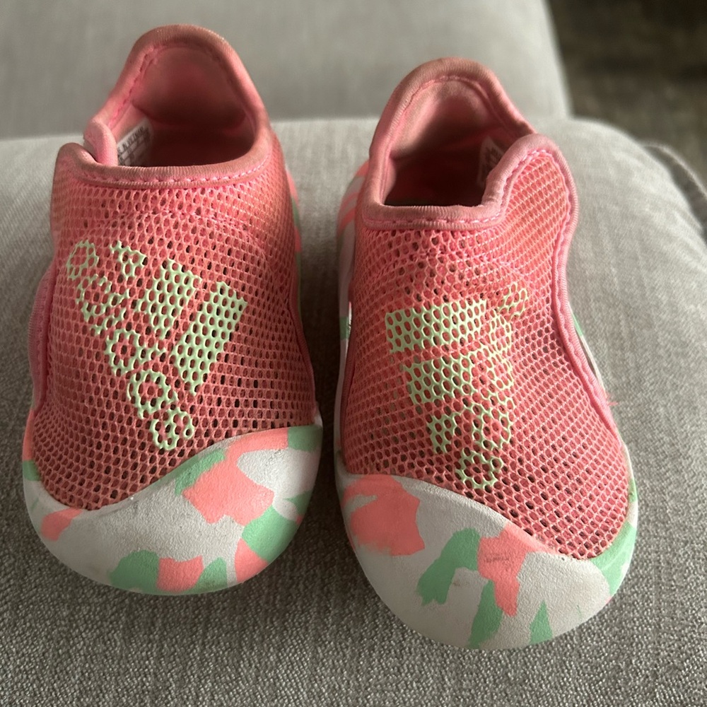 Adidas baby girl sandals shoes size 4